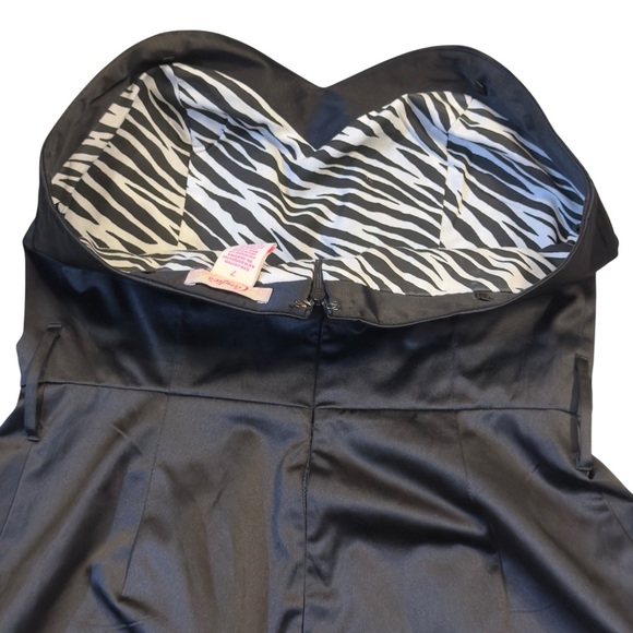 Candie's Chic Little Black Strapless Y2K Satin Mini Dress With Pockets - Picture 11 of 12